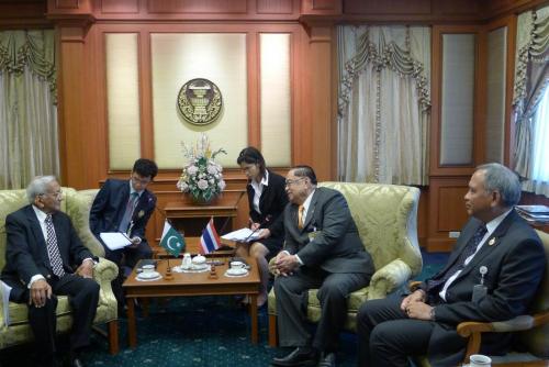 First Study Visit of PIPS delegation to King Projadhipok's Institute, KPI, Thailand, April 2011
